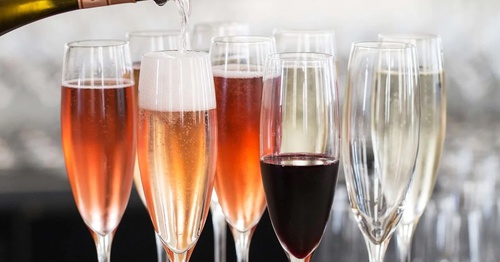 Image for Wine & Masters:<br>The Evolving History of Champagne
