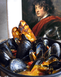 Steamed Mussels in Saffron and White Wine